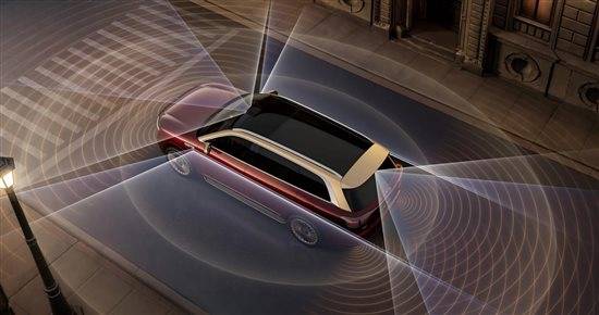 aito-m9-driving-01-2x