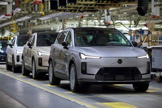 XC70 starts of production-opt2