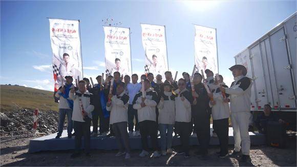 飞碟汽车巴音布鲁克封神之战:中国新能源轻卡征服魔鬼赛道